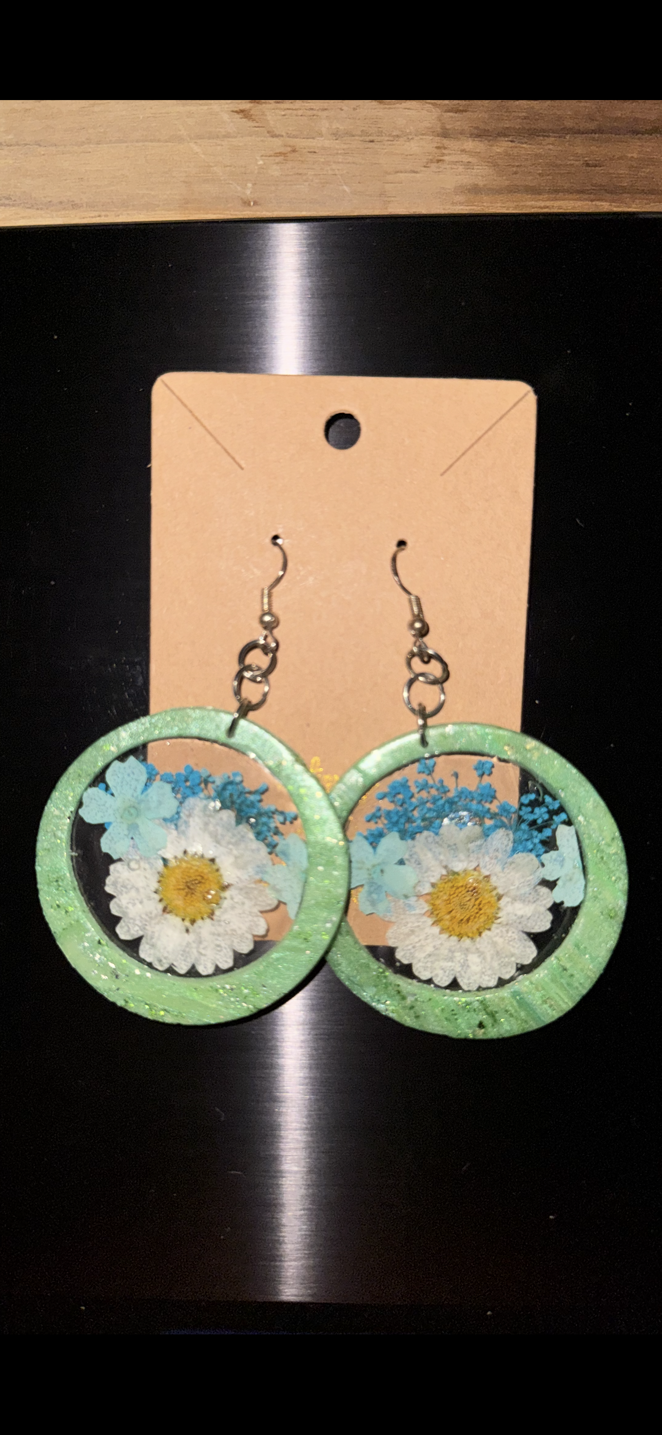 Blissful Jade Earring Medium Hoop set (Middle filling of White Daisy and Soft Blue flowers with Teal Blue Baby’s Breath)