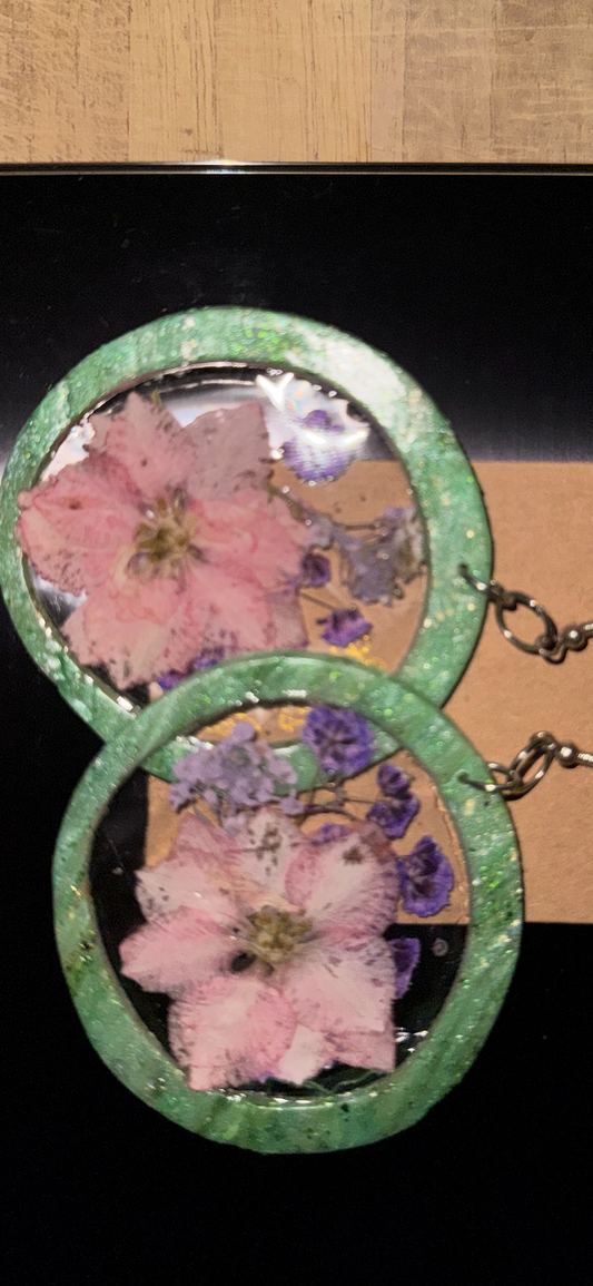Blissful Jade Earring Large Hoop set (Middle filling of Soft Pink & White flowers with Violet Purple Baby’s Breath)