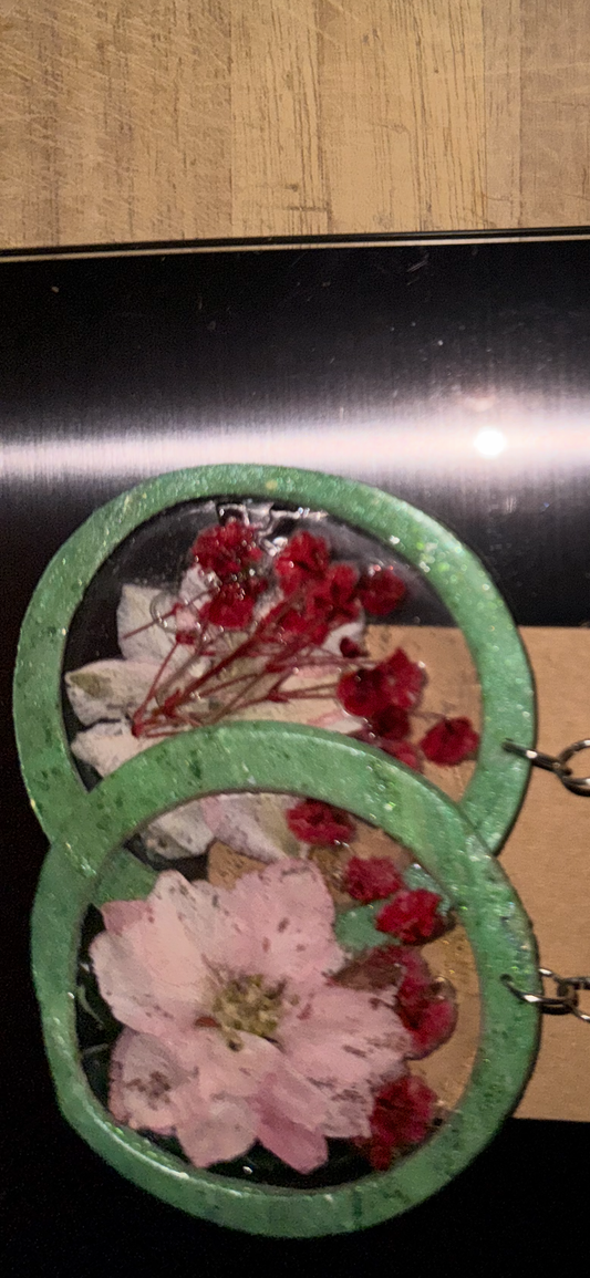 Blissful Jade Earring Large Hoop set (Middle filling of Pale Pink & White flowers with Red Baby’s Breath)